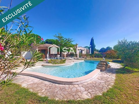 115 m2 sur 1502 m2 de terrain, proche commodités,piscine, garage, carport double.