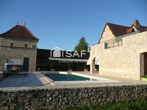 Bien d'exception 10 pièces 249 m2 habitable - 300 m2 de dépendance - 4,3 ha