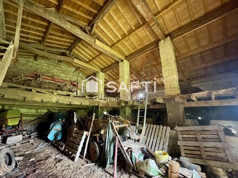 À Mouliets-et-Villemartin, découvrez cette propriété à rénover, offrant un fort potentiel.