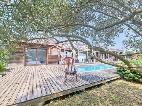 Maison contemporaine T5 de 176m² avec vue panoramique .