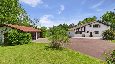 Maison sur 6800 m² de terrain (divisble).