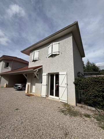 Maison au centre de Charavines