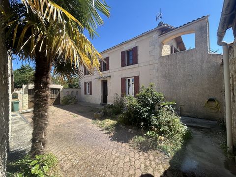Une Maison Pleine de Joie au Cur de la Campagne Charentaise