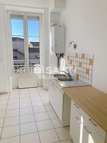 2 CHAMBRES.APPARTEMENT TRAVERSANT.GRANDE PIECE DE VIE.PARKING SECURISE