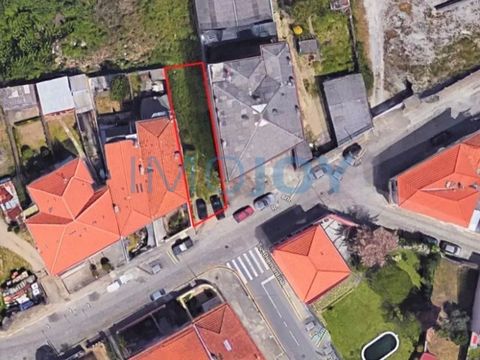 Grundstück an der Straße in Paranhos mit 203 m2 und PIP von der Gemeindekammer von Porto mit der Möglichkeit für den Bau von Keller, Erdgeschoss und 2 Etagen genehmigt. Jede Etage mit einer Bruttofläche von 128m2 Eine 3-minütige Fahrt vom U-Bahnhof N...