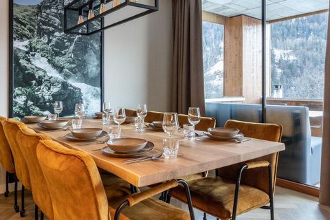 This luxury apartment is located on the first floor of one of the two buildings of the small-scale apartment complex Resort Silvretta. It is only approx. 600 m from the valley station of the gondola (Zamang Bahn) with connection to the Silvretta Mont...