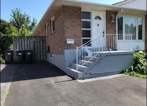 The Main Floor Apartment Of This Charming Semi-Detached Bungalow 3Bed And1 Bath, Shared On-Site Laundry Room, And A Shared Backyard, . Close To Shopping, Public Transit/Clarkson Go, Qew, Schools And More.