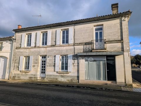 Dpt Charente (16), à vendre SEGONZAC maison avec local professionnel