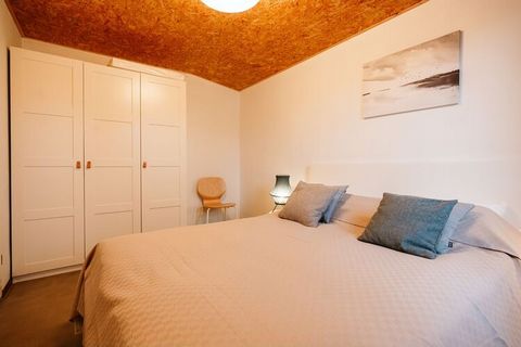 The holiday home is in a quiet location, has a lot of privacy and has every possible comfort for a carefree holiday near the sea and dunes. The tree-filled and wooded park Prinsenhof is a small-scale holiday park, quietly located on the Oude Nieuwlan...