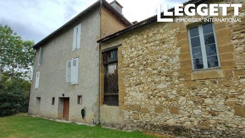 19294YJR65 - This spacious house would make a wonderful home in easy reach of local shops restaurants and cafes. 1hr Pau 1hr Toulouse 40mins Tarbes 2hr Biarritz. Information about risks to which this property is exposed is available on the Géorisques...