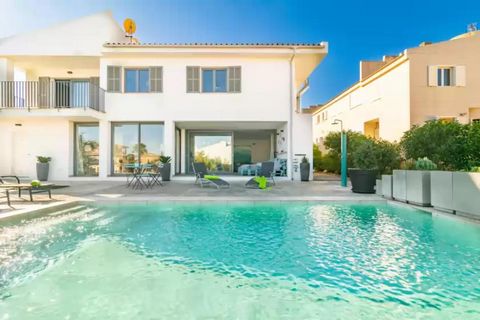 Enjoy a fantastic holiday near the sea in this fabulous accommodation with a private pool, large outdoor spaces, and beautiful views. It can accommodate up to 10 guests. In the quiet village of Son Serra de Marina, we find this wonderful villa, perfe...