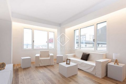This magnificent property is part of the Ecuador-Panama Residences in Vigo, a new development located on one of the most important streets in the Vigo city centre. It is a 100 m² apartment situated on the third floor with 2 bedrooms and two bathrooms...