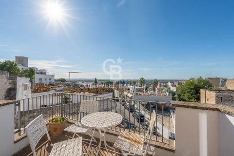 Coldwell Banker offers for sale an apartment with independent entrance located on a spectacular cave of extraordinary beauty in the characteristic and unique ceramics district of Grottaglie. The property is composed as follows: on the ground floor we...