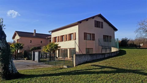 40 minutes from LYON, in an exceptional setting, ideally located between L'isle d'abeau and Tignieu Jameyrieu, just 5 minutes from Saint Marcel Bel Accueil or Crémieu, this large house of 680m2 including 450m2 of living space is made up of two living...