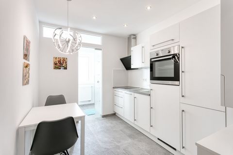 Secure this special opportunity: This cozy 2 room apartment is super central and yet super quiet in a small side street. This property was completely renovated in 2021: it has become a successful combination of an old building with the most modern li...