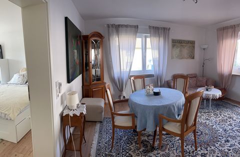 Cozy 3 room apartment in the border triangle between Germany, France and Switzerland. Basel is only a few minutes away. Ideal starting point for business guests with a desire for nature and tranquility. The apartment has a cozy living area with dinin...