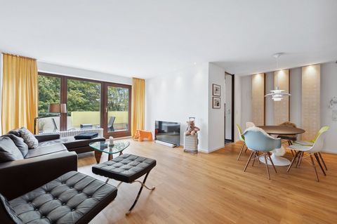 Luxurious and artistic furnished 3-room apartment in the middle of the city Böblingen with an open floor plan and bright rooms, which make this apartment an exceptional place. A large and open living/dining area with connection to the modern and luxu...