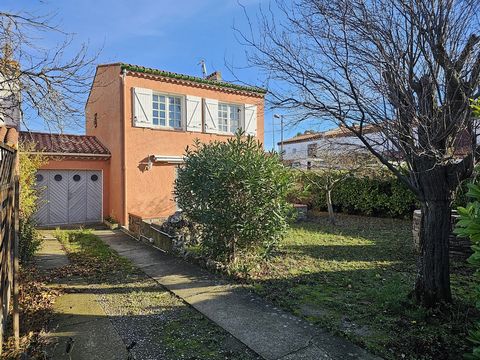 Carcassonne located in the residential area of Vignes Rouges, very pleasant family home. On the ground floor, beautiful living space with living room opening onto the terrace and garden and separate kitchen. Upstairs are three bedrooms and a bathroom...
