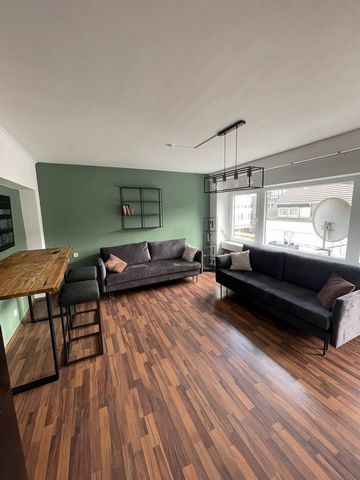 From this centrally located accommodation you can be at all the important places in no time. It couldn't be more central in Düren. Shopping street within 1 minute walk, train station 5 minutes walk away. The apartment, stylishly furnished in a modern...