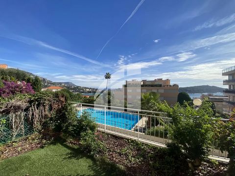 VILLEFRANCHE SUR MER - Town center - 2-kamer appartement terras/ Tuin - zeezicht // kruising / Eigen parkeerplaats - Kelder Ideaal gelegen in een gerenommeerde residentie, gesloten en veilig met de aanwezigheid van een conciërge dicht bij de winkels ...