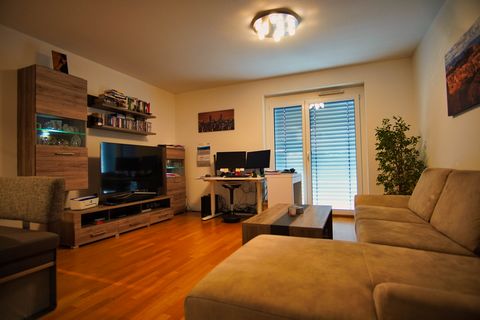 Well equipped, centrally located, modern and furnished apartment in a quiet apartment building in the heart of Weißenhorn for rent. Period: 01.06.21 to max. 31.12.2021 Further information - Underground parking space included in the rent - large balco...