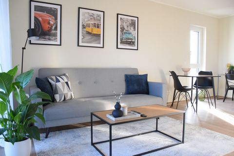 Die repräsentative Größe und die besonders hochwertige Ausstattung machen das Leben im Apartment Relaxation zu einem Wohnerlebnis der besonderen Art. Im Wohnzimmer können Sie auf dem gemütlichen Sofa ausgiebig entspannen, während der Smart-TV inklusi...