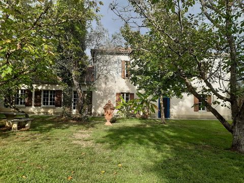 Hidden in the countryside but only 5 mins by car from the centre of Fleurance. This old farmhouse with its magnificent outbuildings offers peace and quiet, while being close to all amenities. In this price of 371 000, you have approximately four acr...