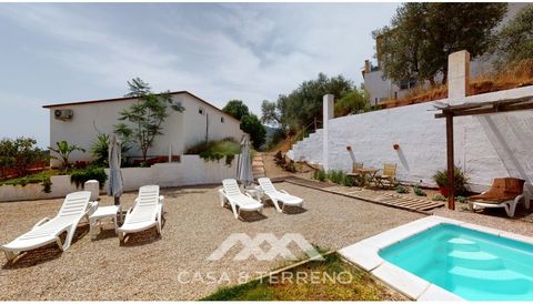 Welcome to this charming property. We present this rural Boutique Hotel located 30 kilometers from the coast of Torre del Mar and 15 km from La Viñuela in an environment in perfect balance between nature, serenity and comfort. Ideal for spiritual ret...