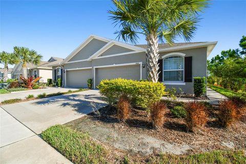 Welcome to the highly desirable community of Watergrass. This elegant perfectly maintained house offers luxury living, open floor plan, stylish upgrades, stunning backyard views and modern finishes. The house has 3 Bedrooms, one of which can be used ...