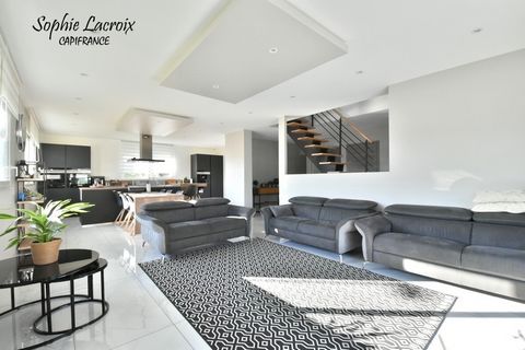 Dpt Isère (38), à vendre BOUGE CHAMBALUD maison P6 de 145 m² - Terrain de 390,00 m²