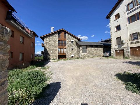 Plot located in the central Calle Orient de Alp. It is a building plot of 237m2. On project, the surface proposes to be distributed as follows: Ground Floor of 132 m2, First Floor of 156m2, Floor under cover 156m2. In total 444m2 can be built. The pr...