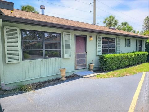 ~MOVE IN READY~NO FLOOS INSURANCE REQUIRED! LARGEST UNIT IN THE COMMUNITY! WELCOME TO THE HIGHLY DESIRABLE COMMUNITY OF QUAIL OAKS, ONE OF NOKOMIS BEST KEPT SECRET! 2 BEDROOM/2 BATH/CARPORT PLUS STORAGE UNIT AVAILABLE NOW. BRIGHT AND OPEN FLOOR PLAN ...