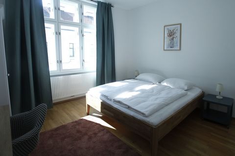 Sunny apartment with 3 bedrooms, living room and balcony. Up to 6 people can find shelter in the three separated bedrooms provided with comfortable beds and workplaces. However, the living room enables you to eat and spend important time together.Tha...