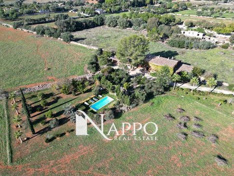 Nappo Real Estate is proud to present this unique finca in Sencelles, a pretty village within the Binissalem wine region, about 30km from the centre of Palma. It is within walking distance to the centre of the village. The property has a registered 4...