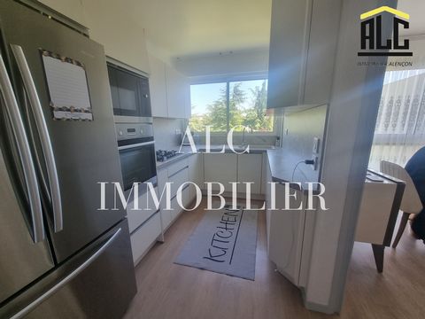Maelwenn GUEGUEN from the ALC real estate agency offers you this 110m2 apartment. It consists of an entrance of 5.07m2, a kitchen of 8.43m2, a living room of 29.09m2, a living room of 21.22m2, a corridor leading to three bedrooms of 12.14m2, 11.93m2 ...