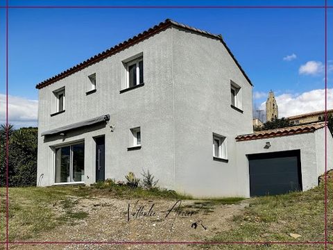 Modern huis RT2012 van 6 kamers in Ajac - Groot perceel met zwembad, deelbaar en bebouwbaar! Gelegen in het rustige stadje Ajac, op een paar minuten van Limoux, is dit moderne huis, gebouwd in 2018, ideaal voor een gezin dat op zoek is naar comfort e...