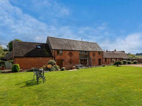 OPEN HOUSE | Saturday, 5th of October, 11AM - 1PM | *Please call to book your viewing time* Honey Buzzard is a truly stunning detached barn conversion set within the tranquil hamlet of Bentley in the heart of the picturesque Worcestershire countrysid...