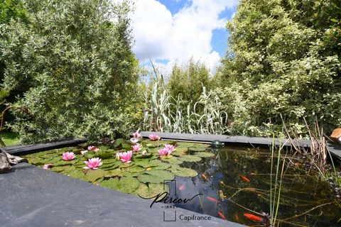 Située au cur de la campagne, cette magnifique maison ( 196 m²) restaurée saura vous séduire par son charme et son cadre paisible. Dotée dun grand terrain de plus d'1 hectare, elle offre un espace idéal pour profiter de la nature et de la tranquillit...