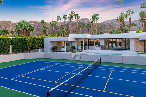 Discover 'Solis' a luxurious retreat in the heart of prestigious Thunderbird Heights, a coveted enclave where Hollywood legends, U.S. Presidents and influential figures frequent. This substantially renovated property presents a rare opportunity to em...