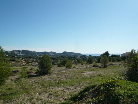 Grundstück mit Meerblick in Moraira zu verkaufen Wunderschönes Grundstück von ca. 800 m², gelegen in einem Neubaugebiet im begehrten Benimeit, Moraira. Hier können Sie Ihr Traumhaus verwirklichen. Durch die Südlage können Sie den ganzen Tag die Sonne...