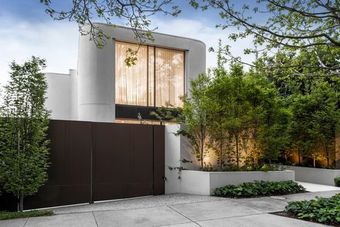 Inspect by Private Appointment A contemporary masterpiece, conceived and constructed without compromise by architect Stephen Jolson. This pinnacle of elite family living is spectacular in scale, luxuriously finished and appointed with the very latest...