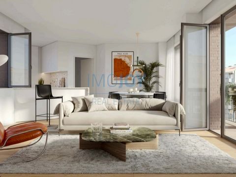 1+1 bedroom flat in the centre of Porto Located in a new development, in the heart of Porto, we present this 1 bedroom flat, with a spacious living room and equipped kitchen, suite with closet and another small bedroom or office. Features: Superior q...