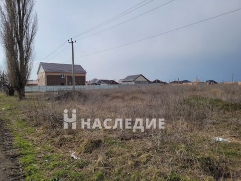 Номер в базе компании: 25828781. Продажа участка Ростовская обл., Неклиновский р-н., с. Новобессергеневка. Площадь участка 70 соток. Назначение земли: индивидуальное жилищное строительство. Возможно под застройку коттеджного посёлка. Магазины рядом и...