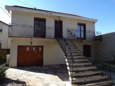 Située à Brunoy (91800), cette charmante maison bénéficie d'un cadre paisible et résidentiel, idéal pour les familles. Proche des écoles, des commerces et des transports en commun, elle offre un équilibre parfait entre tranquillité et praticité au qu...