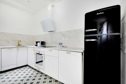 Checkmyguest bietet Ihnen dieses komfortable Apartment in idealer Lage im 18. Arrondissement von Paris, eingebettet im Herzen eines pulsierenden Viertels in der Nähe von Montmartre. Mit seinen 43 m² und modernen Annehmlichkeiten bietet es Platz für 4...