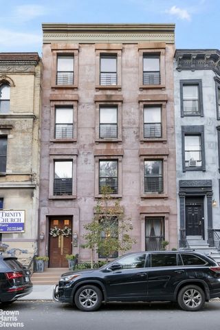 Rarely available 25' wide townhouse in superb condition on 129th Street between Lenox Ave and Adam Clayton Powell Jr. Blvd. Great turn-key investment property or live in the owners duplex and collect free market rents on three additional units. Owner...