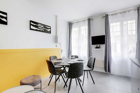 Checkmyguest offers you this charming Parisian flat located at 15 Boulevard Saint-Martin. It has one bedroom and sleeps 5, making it ideal for a family stay in Paris. Enjoy 30 m² of perfectly appointed living space in the vibrant Porte-Saint-Martin d...