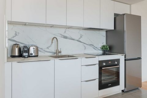 Checkmyguest biedt u dit heerlijke appartement van 46 m², gelegen in het charmante stadje Saint-Ouen-sur-Seine, ten noorden van Parijs. Met een goed uitgeruste slaapkamer versierd met een elegant frame, biedt het een rustige en verfijnde leefruimte. ...