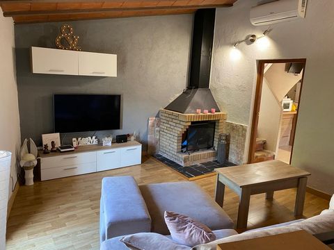 Gerenoveerd appartement in het centrum van Cabanes Costa Brava, met een oppervlakte van 100m2 bebouwd en een bruikbare oppervlakte van 79m2. Het is een tweede verdieping zonder lift en op de bovenverdieping van het appartement hebben we een prachtig ...