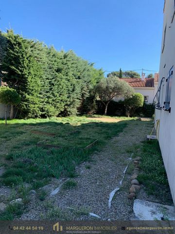 MARGUERON IMMOBILIER vous propose en exclusivité en centre ville du vieux village de Saint-mitres-les-remparts cette batisse de 190 m2 en R+1 sur 700 m2 de jardin composée comme suit : Au rez-de-chaussée, vous trouverez un appartement T3 lumineux et ...